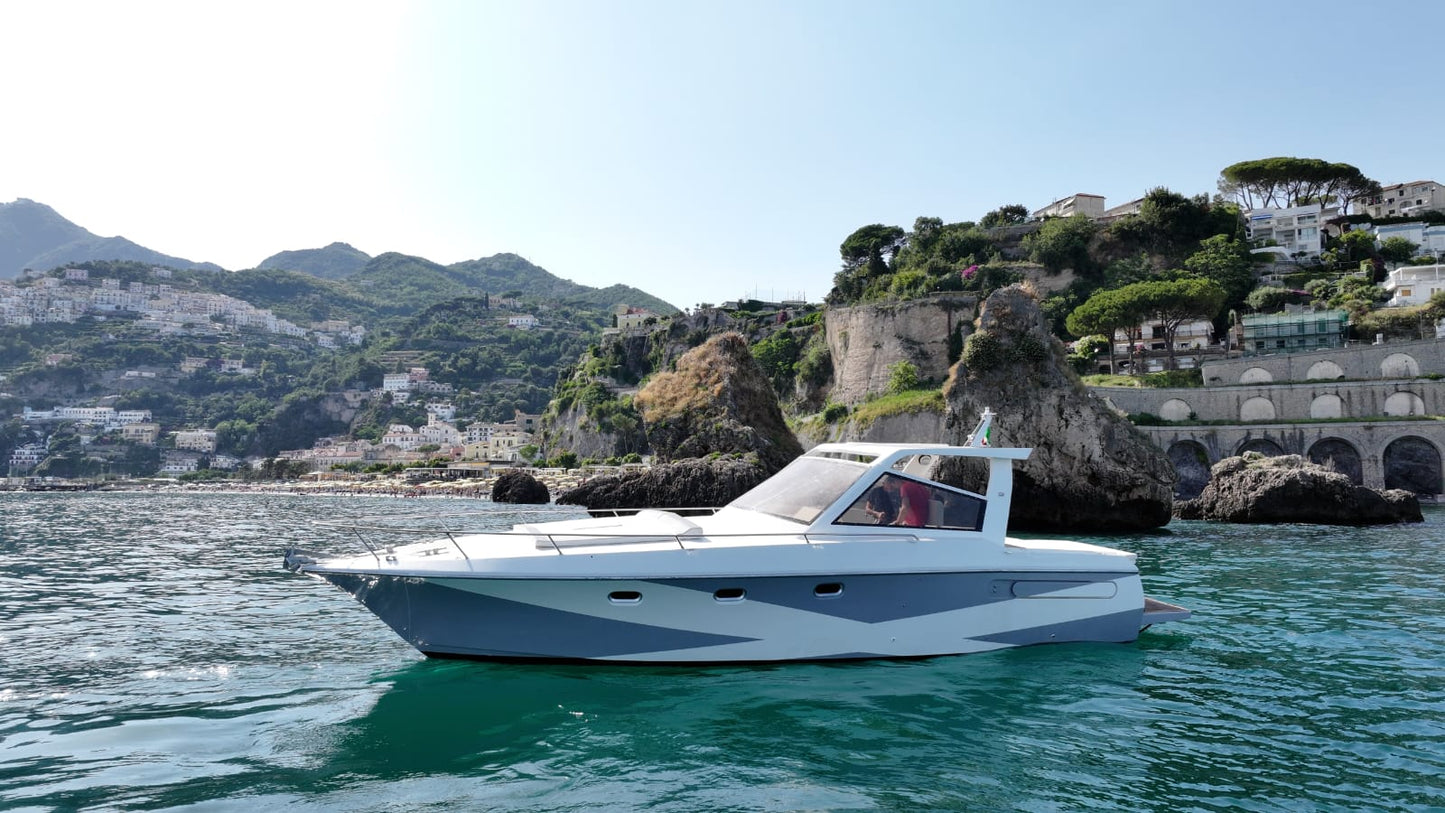 Ferretti 38 Prestige tour Amalfi Coast Full day All inclusive